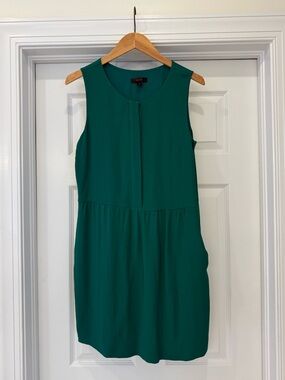 Sleeveless Green Shift Dress